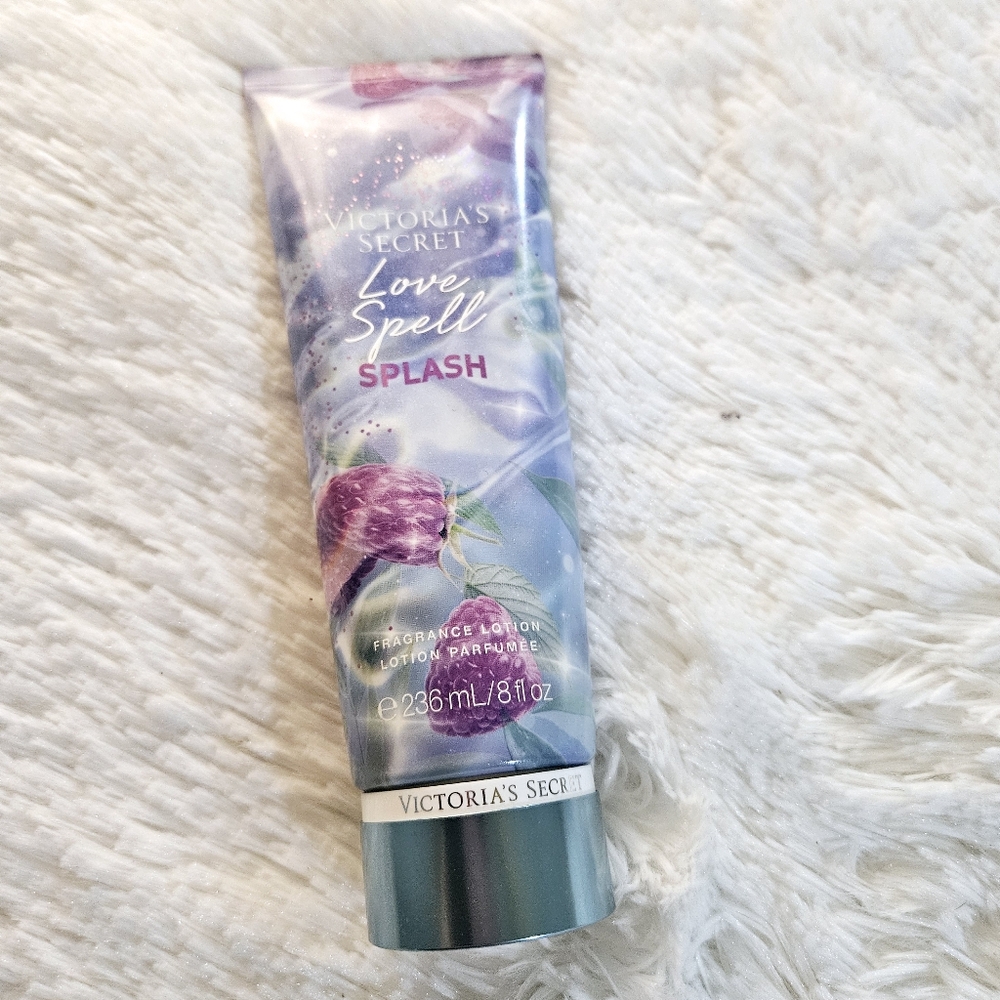 Victoria's Secret Love Spell Splash Fragrance Lotion - Purple